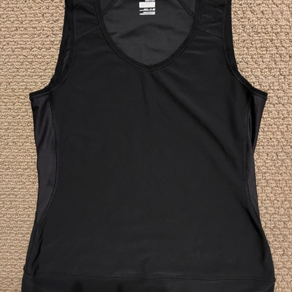 Nike FitDry Tank with Mesh Sides Small (4-6) NWOT - Picture 3 of 8